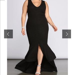 Black Windsor evening gown size 1X.